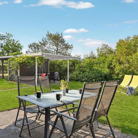 2 Bedroom In Holiday home *